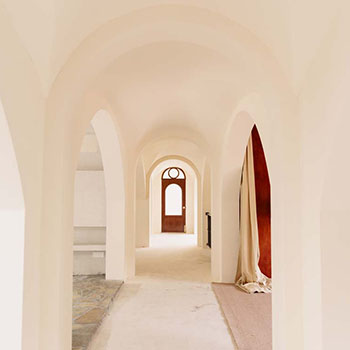 D.uo藝術空間二樓室內通道客廳